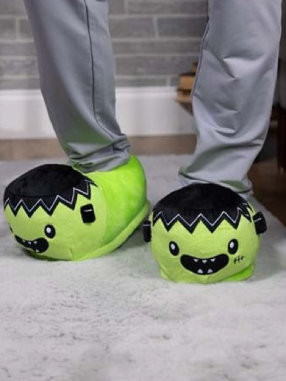 🧟♂️ Halloween Plush Adorable & Comfy Frankenstein Monster Adult S/M Slippers